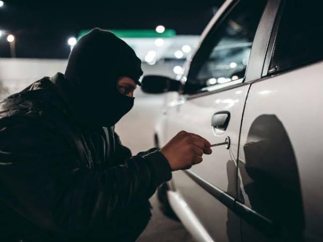 Apatzingán: detiene FGE a presunto roba-carros   