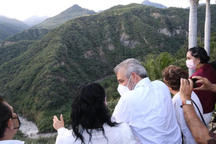 Ramírez Bedolla conoció proyecto turístico de San José Purúa