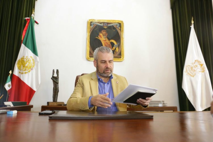 Reanuda Bedolla pago de salarios al magisterio