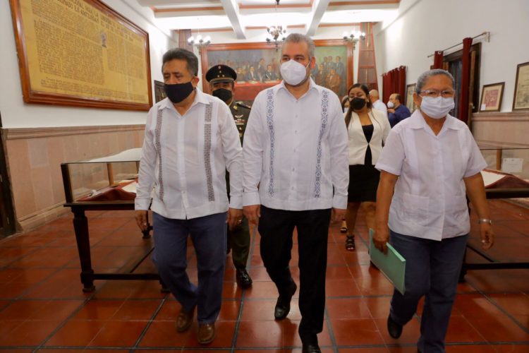 Conmemora Bedolla aporte de Michoacán a constitucionalidad en México