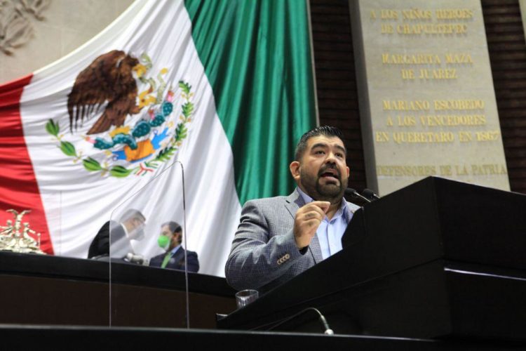 Indefensos en seguridad los mexicanos con el PEF-2022: Huacus