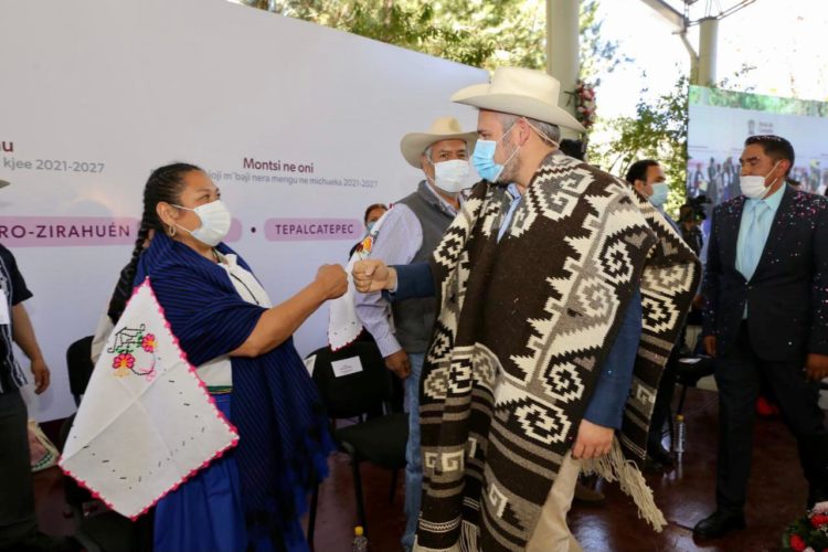 Bedolla ratifica respaldo a gobiernos autónomos de pueblos indígenas