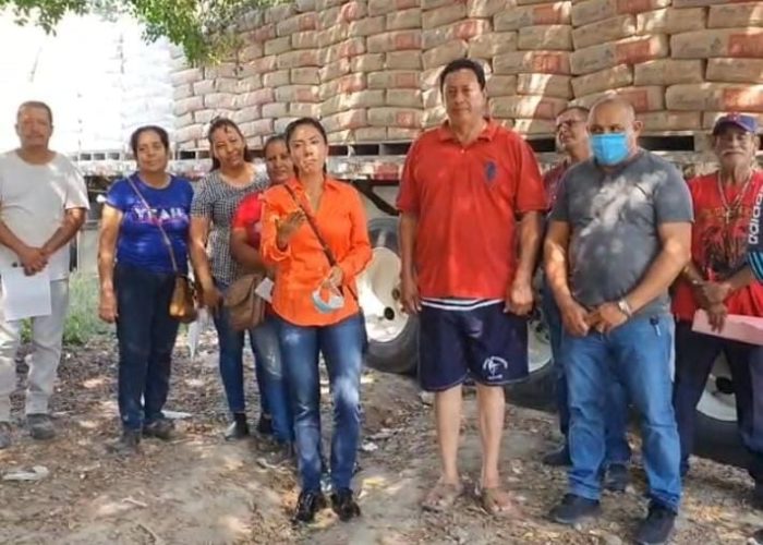 Arreola Pichardo entrega apoyos para construcción en Apatzingán