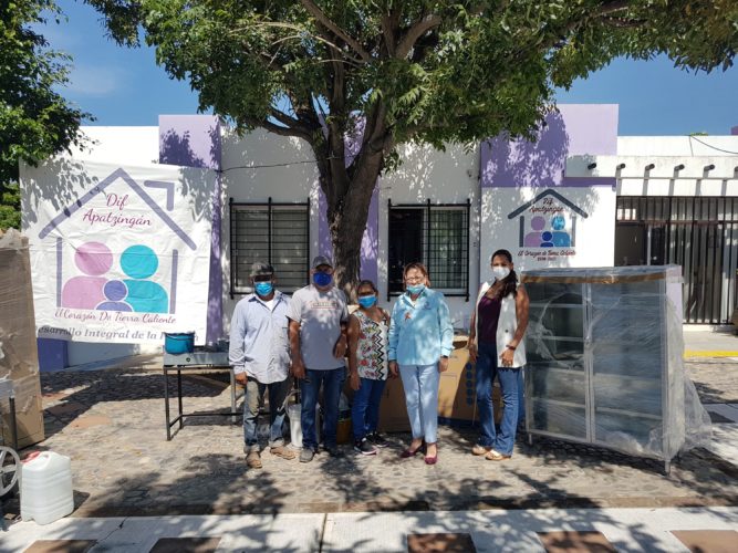 Llevan equipos a talleres comunitarios de San José Nuevo, en Apatzingán