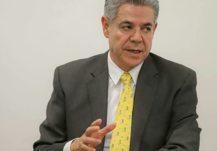 Exhortan a Bedolla iniciar juicios en tribunales, no sólo mediáticos