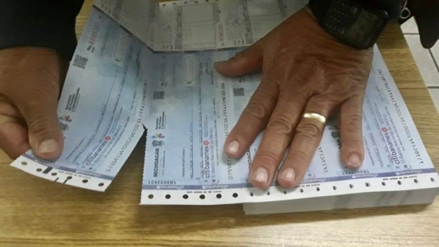 Dispersa gobierno 114 mdp para pago de bono a maestros