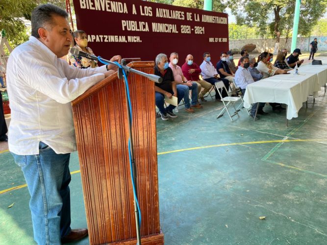 Gobierno y encargaturas, en equipo, transformarán Apatzingán: JLCL