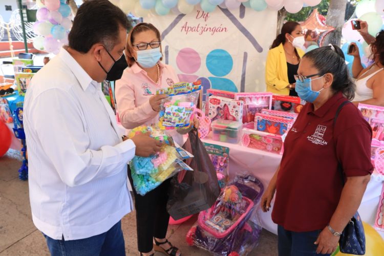 Exhorto de autoridades a Reyes Magos a aumentar cargamento de juguetes para niños pobres