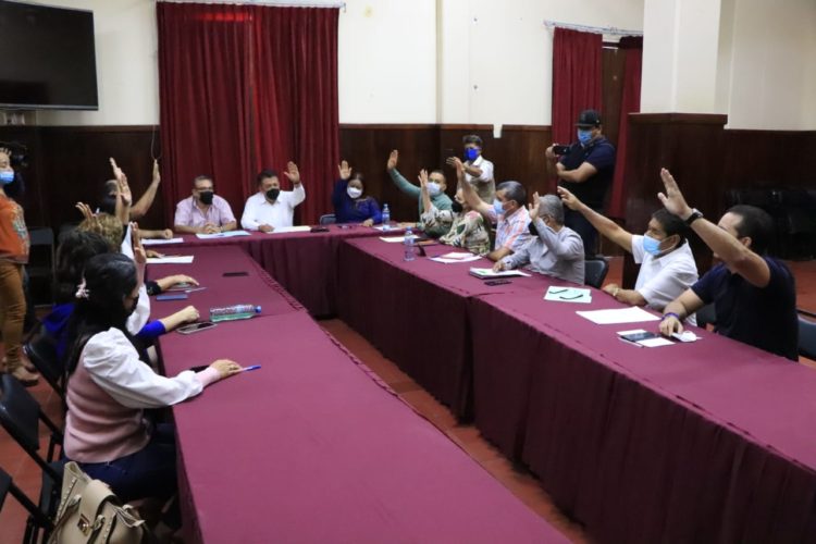 Aprueban adquisición de camiones recolectores de basura, en Apatzingán