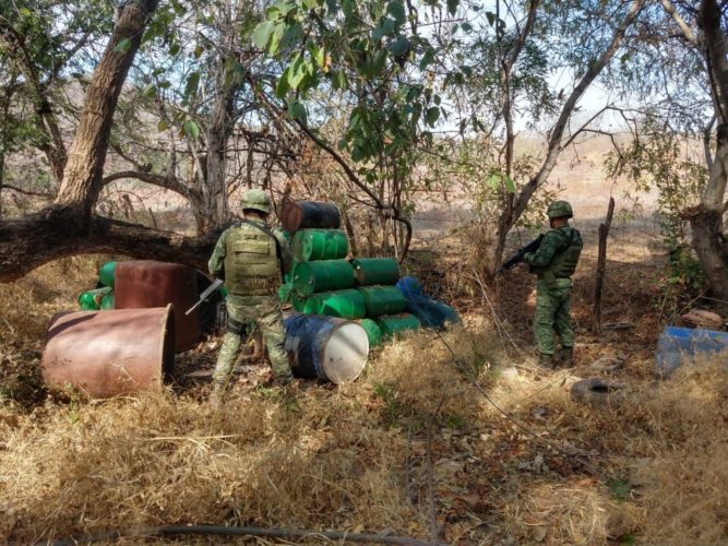 Asegura Sedena laboratorios de droga sintética, en Turicato