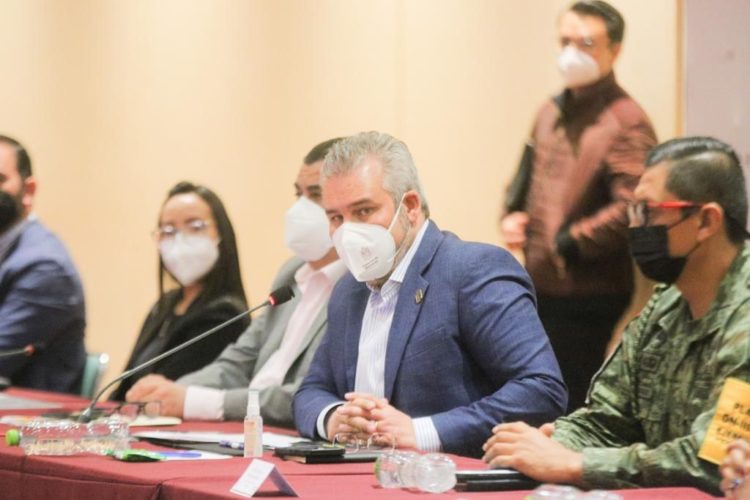Anuncia Bedolla apertura de 4 macromódulos de vacunación, en Morelia
