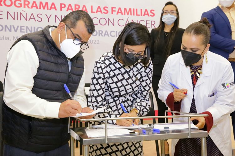 Casi 2 mdp mensuales para niños con cáncer, en Michoacán: Carolina Rangel