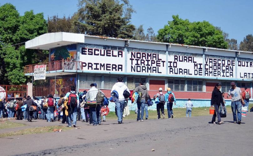 Al año se destinan más de 10 mdp a becas de estudio para normalistas de Tiripetío