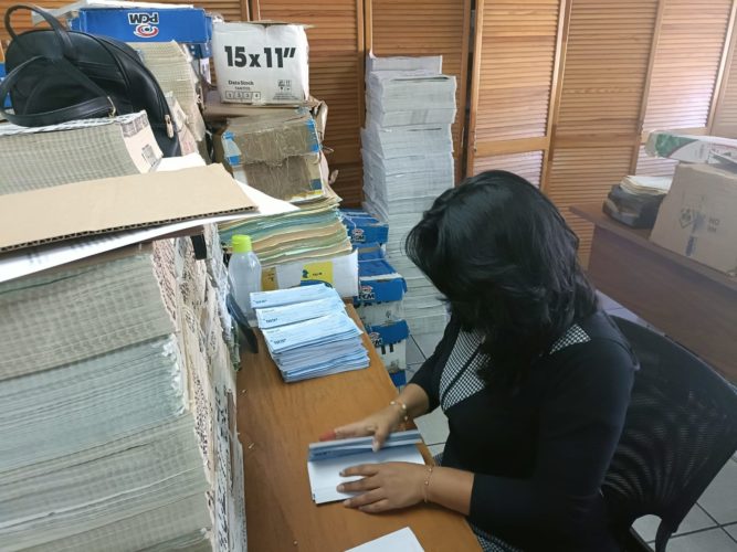 Paga SEE a más de 90 mil familias del magisterio