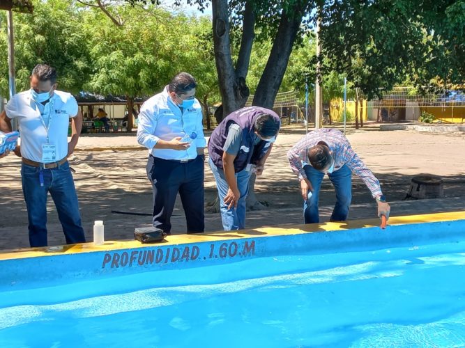 Verificas aguas de albercas en la región, ante llegada de Semana Santa   