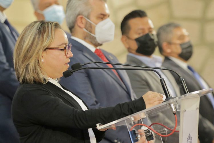 Sistema DIF Michoacán refrenda acciones para desarrollo integral de Aguililla