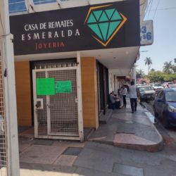 Mientras Bedolla salía de reunión en palacio de Apatzingán, atracan joyería a 160 metros