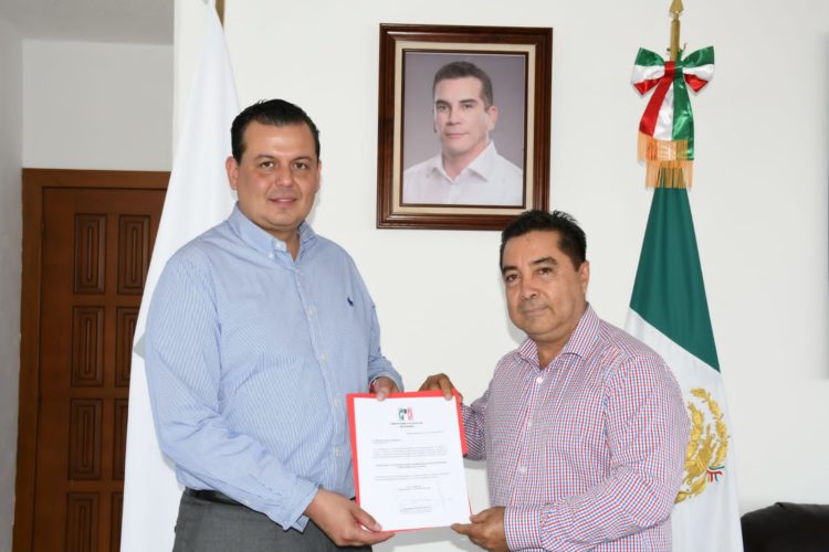 Recibe Sergio Ochoa Secretaria del PRI