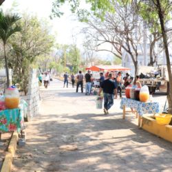 Panteón recibe cientos de familias.