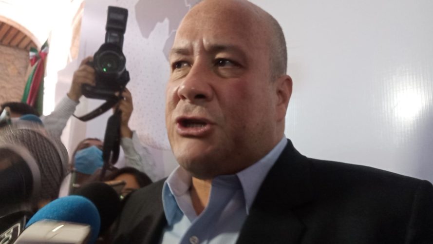Combate del crimen organizado compete a federación, no se puede enfrentar delincuentes con abrazos: Alfaro 