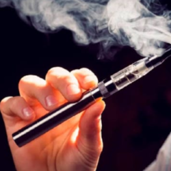 AMLO firma decreto contra cigarro electrónico y vapeadores