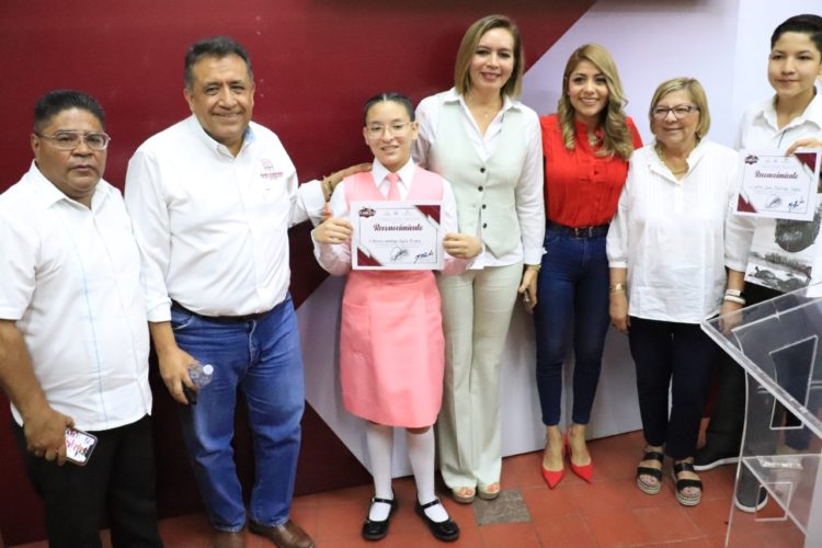 Apatzingán: protesta Cabildo Adolescente