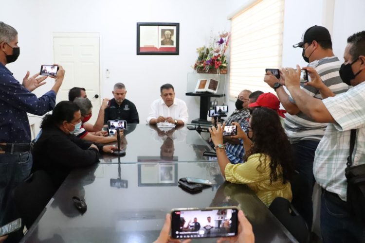 Obra insignia en Apatzingán, anuncia José Luis Cruz Lucatero