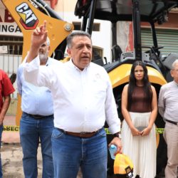 Equipan al Capama con retroexcavadora, bombas y camionetas