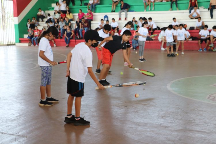 Concluyen cursos de verano en la Unidad Deportiva.